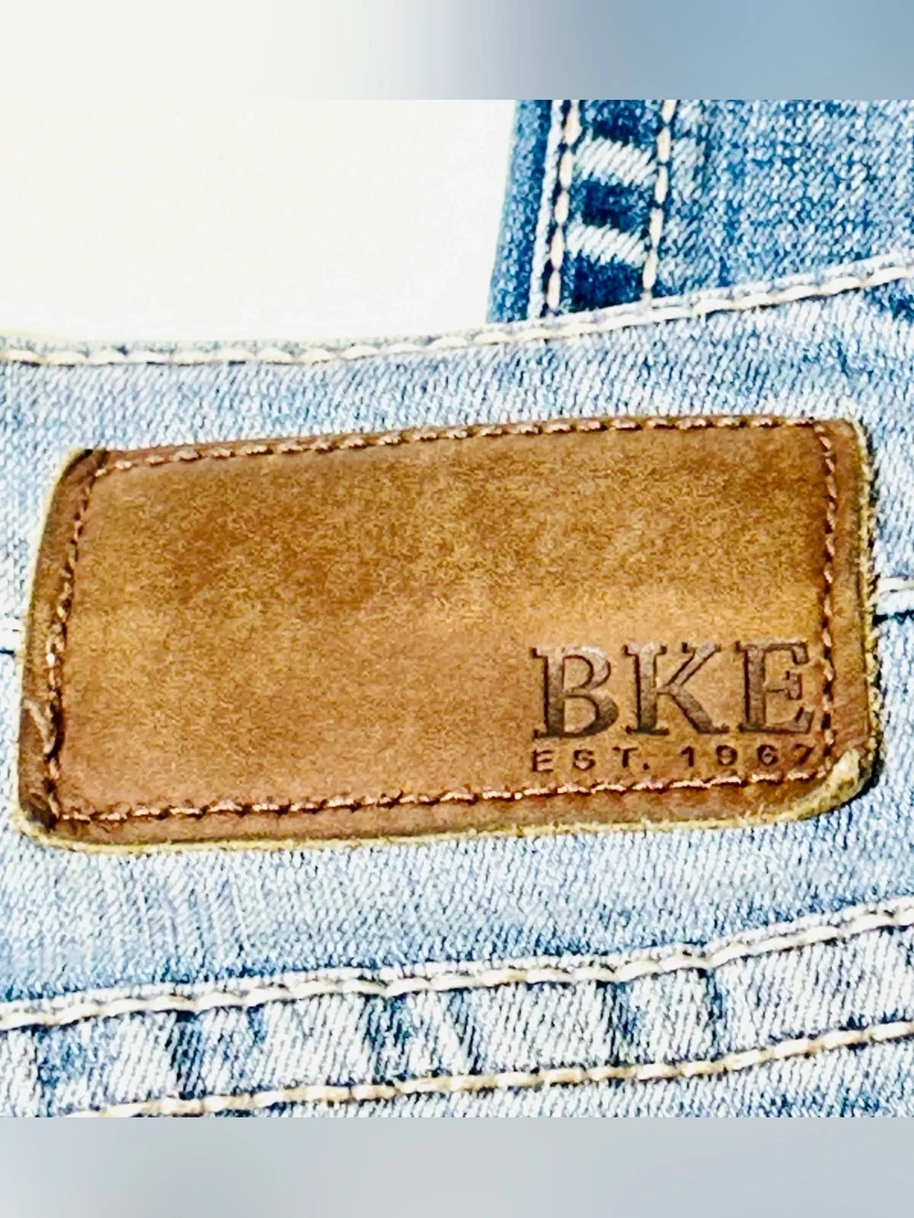 BKE buckle jeans Jake Straight Leg jeans distressed medium wash women size 29